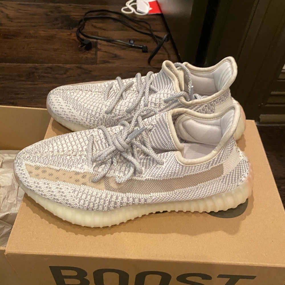Yeezy Boost 350 V2